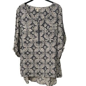 Dana Buchman Navy and Cream Geometric Blouse Tunic Top Sz M 3/4 Zip Sleeve